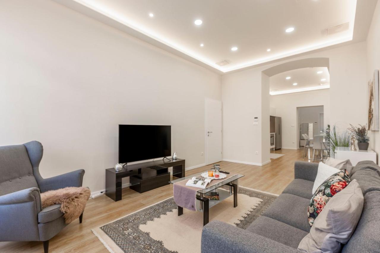 Exclusive Csengery Residence In The Heart Of Budapest Bagian luar foto