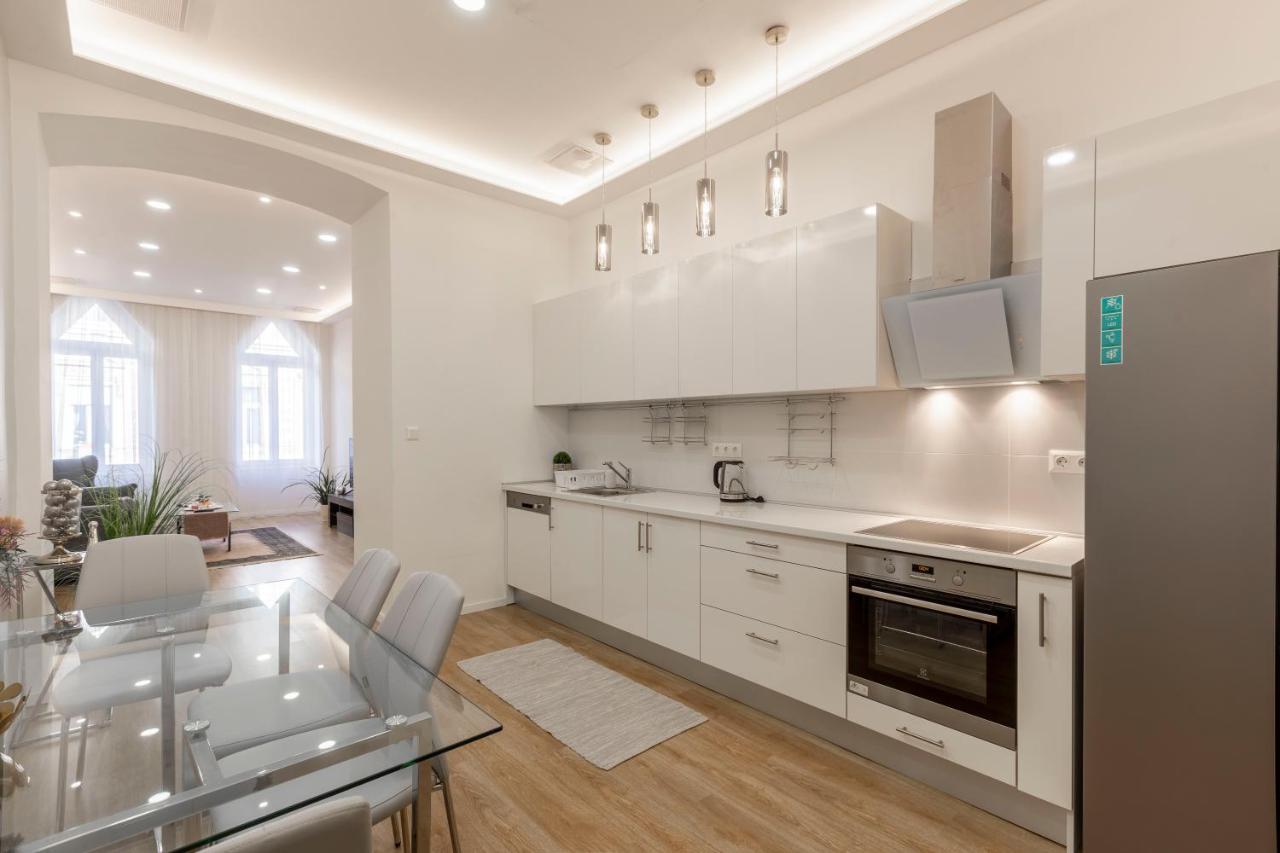 Exclusive Csengery Residence In The Heart Of Budapest Bagian luar foto