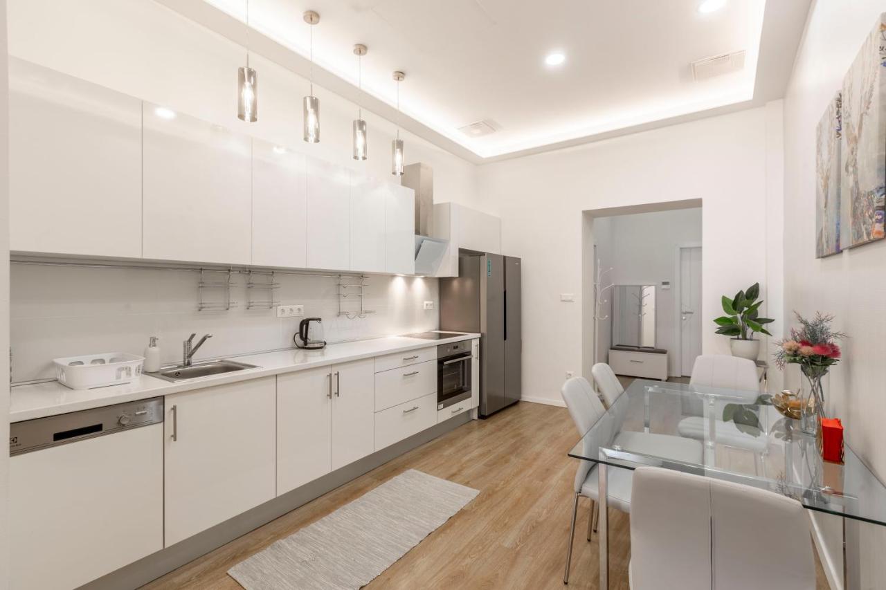 Exclusive Csengery Residence In The Heart Of Budapest Bagian luar foto